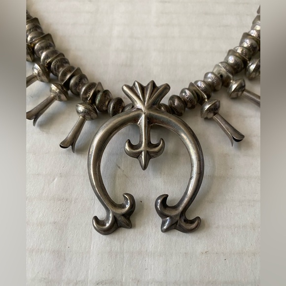 Beautiful Vintage Navaho Sterling Silver Squash Blossom Necklace - Picture 2 of 16